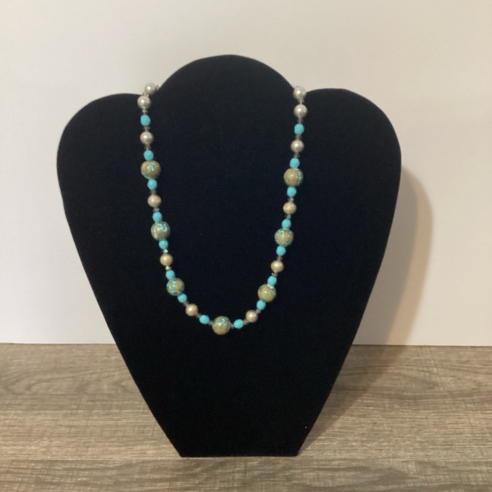 Elegant Turquoise/Blue Beaded Necklace